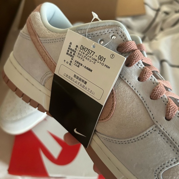 Nike Dunks - Picture 3 of 5